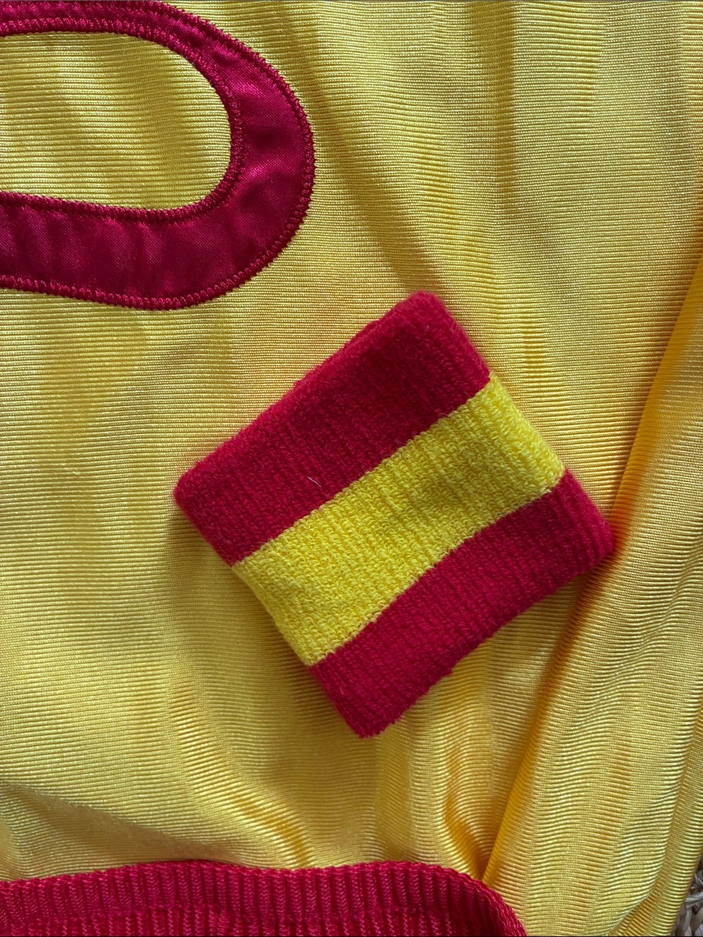 Men’s Dodgeball Average Joe Costume, 4 Pieces, Large - Picture 3 of 4